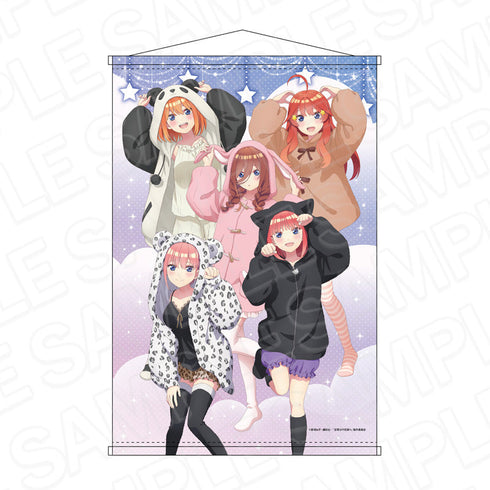『五等分の花嫁*』B2タペストリー アニマルパーカー ver.